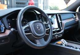 2022 VOLVO XC60 PLUSDARK+YANBASAMK İÇ TABA RENK