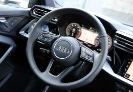 2025 AUDİ A3 ISITMA+KAHVEDERİ+KÖRNKTA+NAVGSYN
